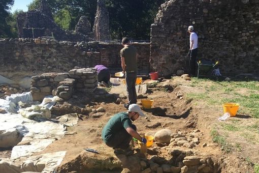 Il medioevo europeo si svela a Castelseprio. Il 7 e 14 settembre due visite guidate al sito archeologico a cantiere aperto