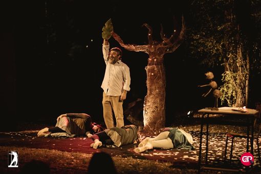 Busto, un weekend a teatro: «Bisogna essere felici per lottare»