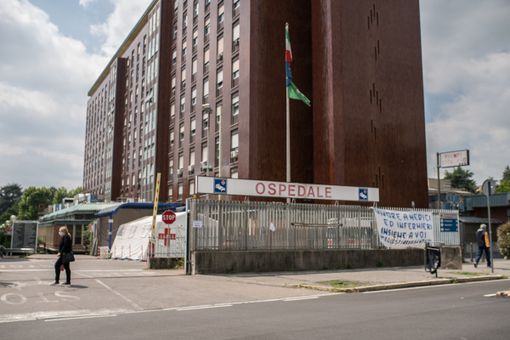 Paura a scuola a Busto: studentessa minorenne si getta dalla finestra Paura a scuola a Busto: studentessa minorenne si getta dalla finestra