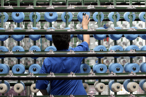 Sostegno al tessile, accordo tra Intesa Sanpaolo e Smi