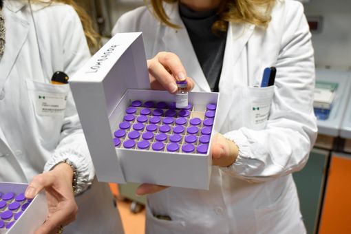 Covid, al via oggi nel Varesotto la vaccinazione degli over 80: ecco modalità e sedi delle somministrazioni