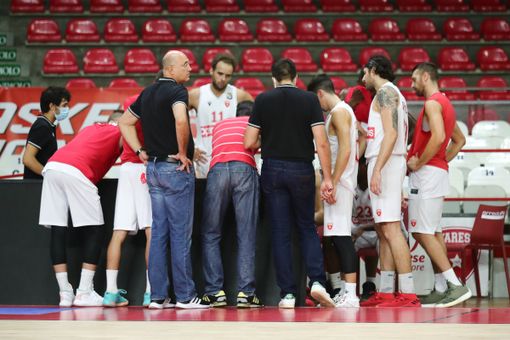 The show must go on, dopo un mese di Covid: Varese in campo a Trieste falcidiata e preoccupata The show must go on, dopo un mese di Covid: Varese in campo a Trieste falcidiata e preoccupata