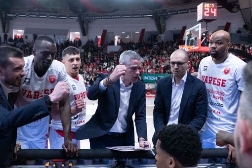 Quindicesimo posto in classifica e tre scontri diretti alle porte: mese decisivo per la Openjobmetis