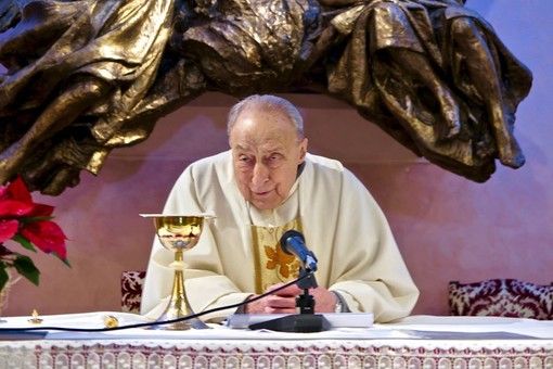 Cinque anni fa ci lasciava don Giovanni Ferré. Besozzo e Laveno non lo hanno dimenticato: «Pieni di gratitudine per il bene da lui ricevuto» Cinque anni fa ci lasciava don Giovanni Ferré. Besozzo e Laveno non lo hanno dimenticato: «Pieni di gratitudine per il bene da lui ricevuto»