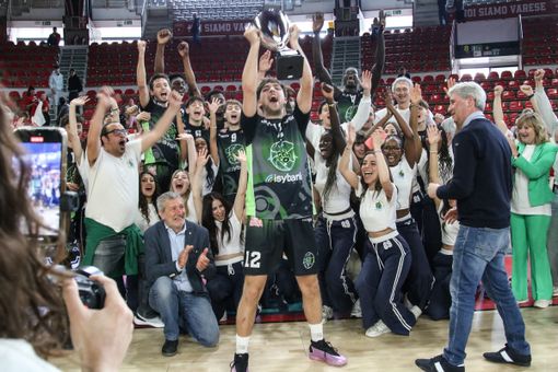 L'Itet Daverio Casula si aggiudica la School Cup 2025. La foto della loro esultanza e tutte quelle della gallery sotto al pezzo sono di Marta Moratti