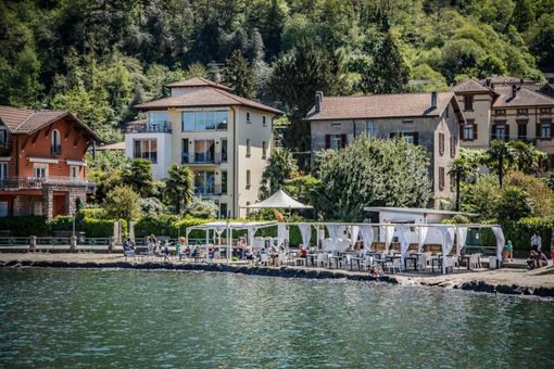 La spiaggia Fiammetta sul lungolago di Porto Ceresio La spiaggia Fiammetta sul lungolago di Porto Ceresio