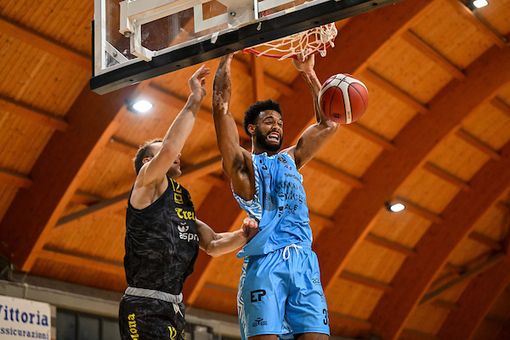 Varese, sotto canestro arriva Renfro. È lui il titolare voluto da Kastritis Varese, sotto canestro arriva Renfro. È lui il titolare voluto da Kastritis