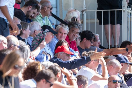 Il sindaco di Varese Davide Galimberti e l'assessore allo Sport Stefano Malerba in tribuna a Venegono per assistere a Varesina-Varese (fotografia Galbiati) Il sindaco di Varese Davide Galimberti e l'assessore allo Sport Stefano Malerba in tribuna a Venegono per assistere a Varesina-Varese (fotografia Galbiati)