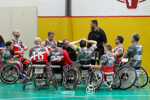 L'HS Amca Elevatori Varese durante un timeout L'HS Amca Elevatori Varese durante un timeout