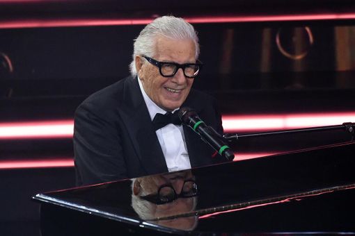 E' morto Peppino Di Capri, aveva 87 anni. Addio alla voce di "Champagne"
