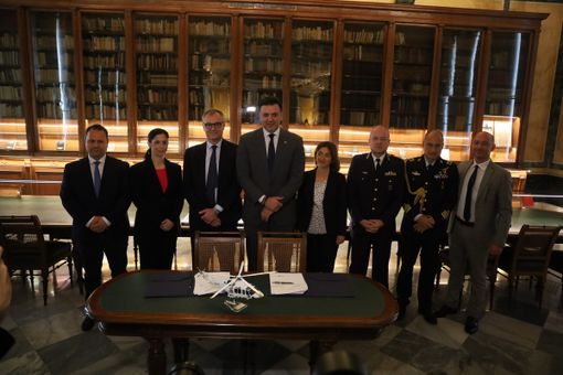 La Grecia potenzia le capacità di risposta alle emergenze con tre elicotteri AW139 di Leonardo