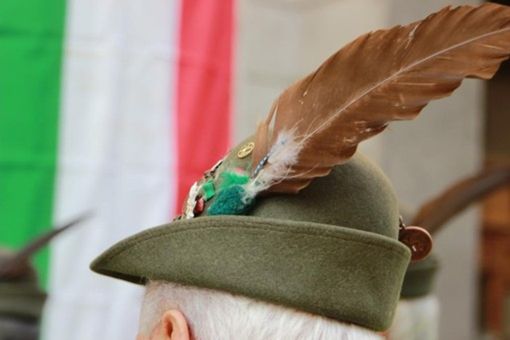 Grande festa a Bardello per i 90 anni del gruppo alpini