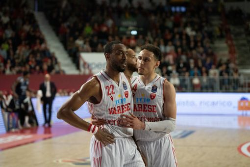 Venti a zero ed è delirio: Masnago fa l'amore con la sua Varese