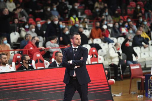 Vertemati non è più l'allenatore della Pallacanestro Varese Vertemati non è più l'allenatore della Pallacanestro Varese