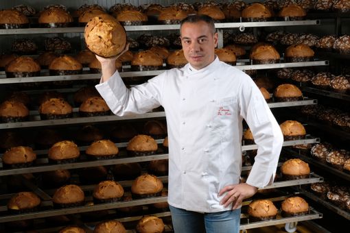 Simone De Mori porta avanti l'azienda fondata da papà Doriano. Nella galleria fotografica alcune delle creazioni del laboratorio di Cossato