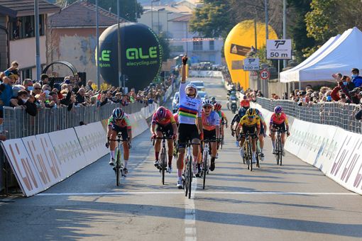 Elisa Balsamo trionfa nel 2022 a Cittiglio (foto Flaviano Ossola)