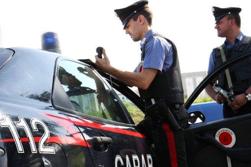 Aggredito in centro a Saronno va sanguinante al comando carabinieri per chiedere aiuto