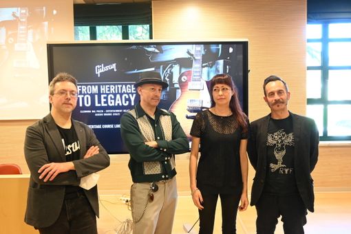 Le chitarre Gibson con Xabier Iriondo degli Afterhours alla Liuc