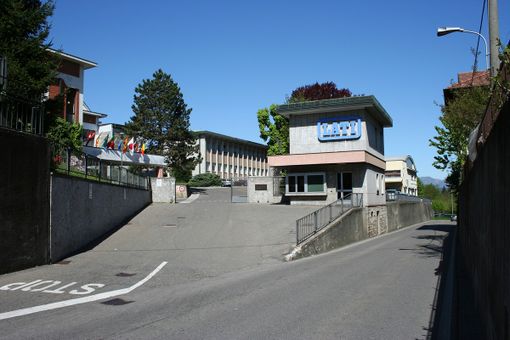 La sede Lati di Vedano Olona. Sotto Michela Conterno, CEO dell’azienda