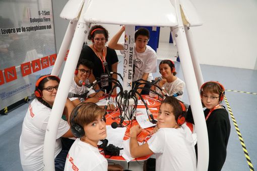 Contest "ti accompagno in Europa": in palio un viaggio con il proprio compagno di banco per vivere l'Europa Science Experience