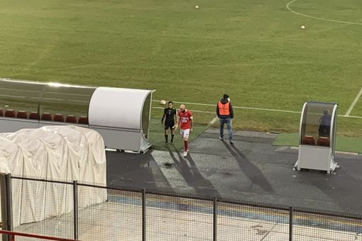 Viscomi esce dal campo a testa bassa: il Varese è stato nettamente battuto dalla Sanremese e la stagione si fa sempre più difficile