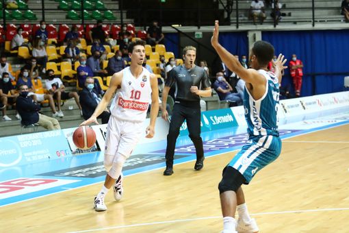 Della terza sconfitta biancorossa in Supercoppa c'è poco da scrivere: Cantù ha fatto meglio e ha vinto (foto Alberto Ossola / Pallacanestro Varese)
