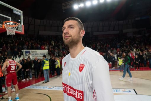 Il capitano e la bandiera di Pallacanestro Varese Giancarlo Ferrero Il capitano e la bandiera di Pallacanestro Varese Giancarlo Ferrero