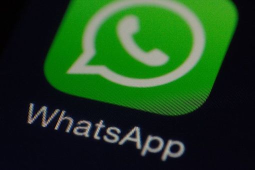È possibile spiare un account WhatsApp conoscendo solo il numero di telefono e come farlo gratuitamente?