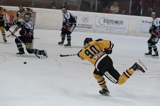 HOCKEY. La società giallonera conferma il "mastino" Ilic, simbolo di lotta e purezza