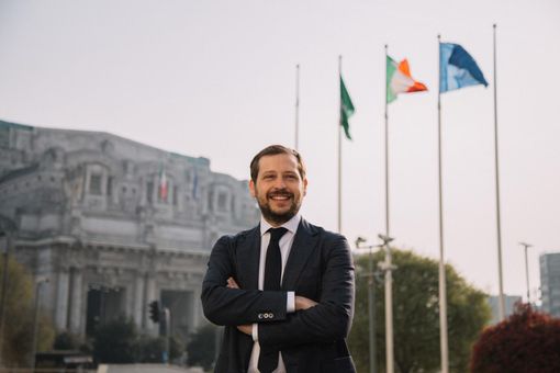 Varese, Monti a Galimberti: «10 giorni per fare il referendum sul suo stipendio» (VIDEO) Varese, Monti a Galimberti: «10 giorni per fare il referendum sul suo stipendio» (VIDEO)