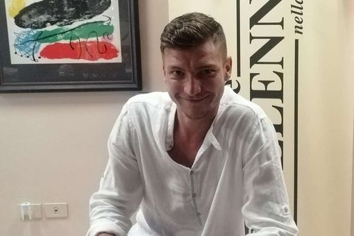 Matteo Simonetto è biancorosso: gli amori fanno dei giri immensi e poi ritornano. «Il Varese è la mia seconda famiglia» Matteo Simonetto è biancorosso: gli amori fanno dei giri immensi e poi ritornano. «Il Varese è la mia seconda famiglia»