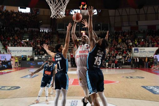Tariq Owens, protagonista della vittoria contro Napoli (foto Fabio Averna) Tariq Owens, protagonista della vittoria contro Napoli (foto Fabio Averna)