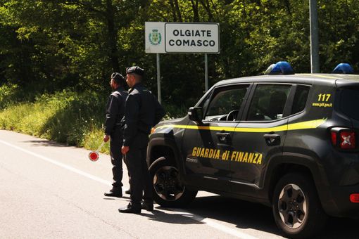 Scoperta una frode Iva nel Comasco nel commercio di profumi "Cartier": sequestro preventivo da 530mila euro
