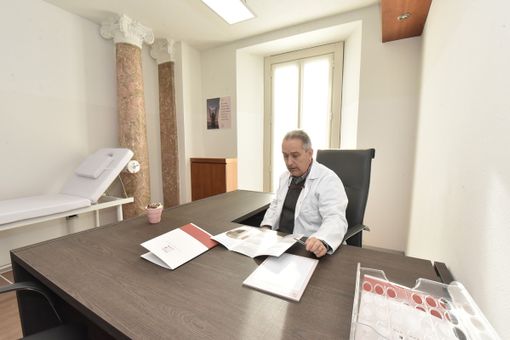 Il dottor Maurizio Macchi, direttore sanitario del Centro Your Self Life di Varese