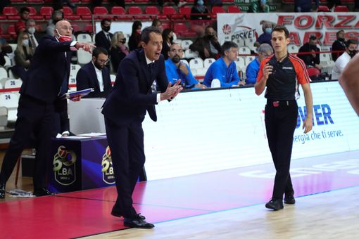 FOTOGALLERY. Bullo, il Generale e la truppa: tutte le immagini da conservare dell'esordio vincente di Varese