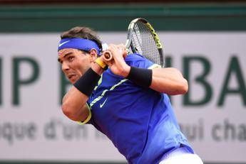 Nadal, ennesimo record: racchetta venduta all'asta a 136mila euro Nadal, ennesimo record: racchetta venduta all'asta a 136mila euro