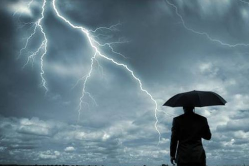 Seveso alla "soglia d'attenzione". Milano già scossa dai temporali Seveso alla "soglia d'attenzione". Milano già scossa dai temporali