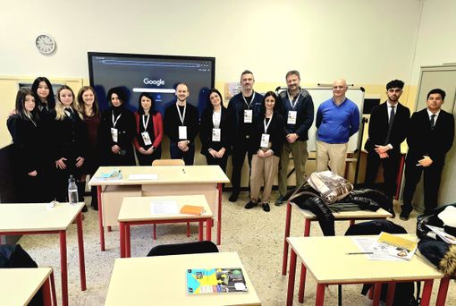 Studenti a lezione con gli imprenditori varesini. «All’inizio non pensate solo allo stipendio, viaggiate per crescere» Studenti a lezione con gli imprenditori varesini. «All’inizio non pensate solo allo stipendio, viaggiate per crescere»