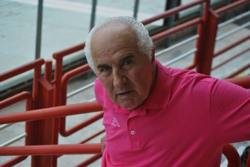 Oggi a Gazzada l'ultimo saluto al "Cenda". Ci ha fatto amare il Varese