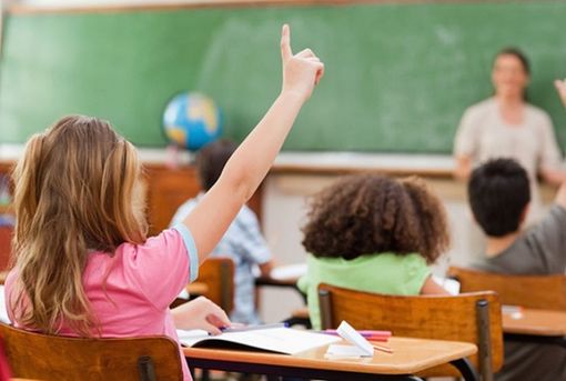 Coronavirus. Una maestra elementare di Besozzo e la sue giornate senza scuola e bambini. "Penso a cosa passa nelle loro teste in questo momento" Coronavirus. Una maestra elementare di Besozzo e la sue giornate senza scuola e bambini. "Penso a cosa passa nelle loro teste in questo momento"