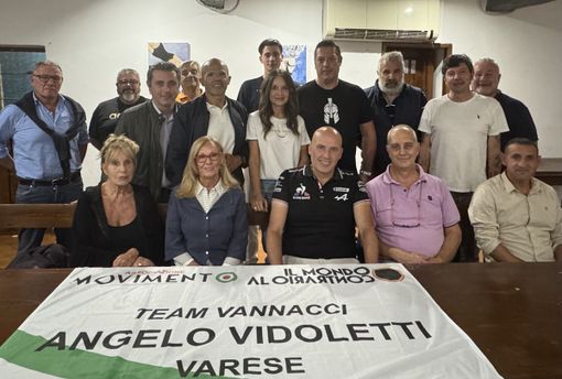 I militanti del Team Vannacci Vidoletti di Varese