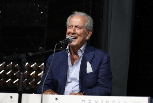 Memo Remigi in una foto dalla sua pagina Facebook