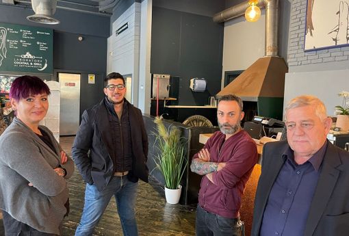 Un momento dell'inaugurazione del locale "Al 77" (foto dalla pagina Facebook del Comune di Sesto) Un momento dell'inaugurazione del locale "Al 77" (foto dalla pagina Facebook del Comune di Sesto)