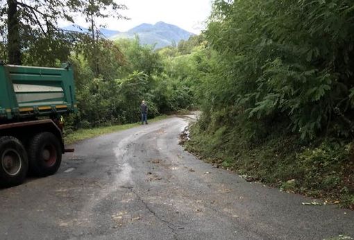 Riaperta la strada tra Runo e Colmegna a Dumenza (foto dalla pagina Facebook del sindaco Moro) Riaperta la strada tra Runo e Colmegna a Dumenza (foto dalla pagina Facebook del sindaco Moro)