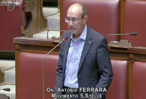 «Un’operazione opaca che pesa sui cittadini»: Ferrara (M5S) accusa il Governo sul caso delle Casse previdenziali