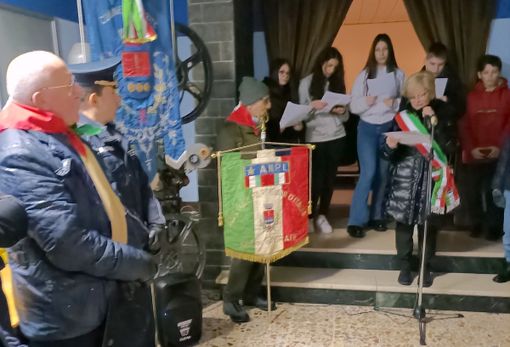 Un momento della commemorazione del Giorno del Ricordo a Gavirate Un momento della commemorazione del Giorno del Ricordo a Gavirate