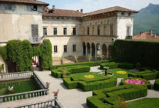 I giardini di Villa Cicogna Mozzoni, a Bisuschio I giardini di Villa Cicogna Mozzoni, a Bisuschio