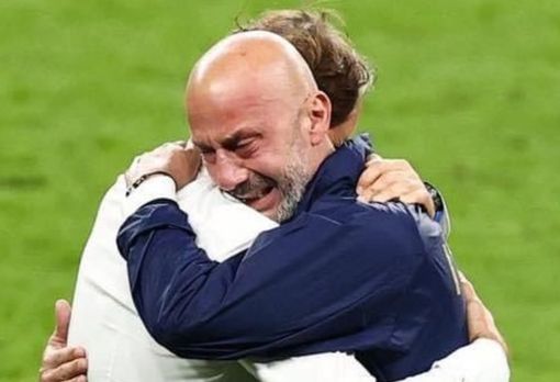 Il calcio piange ancora: l'Italia dice addio a Gianluca Vialli Il calcio piange ancora: l'Italia dice addio a Gianluca Vialli