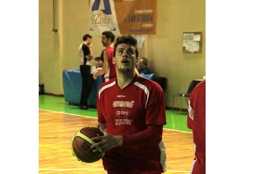 CIAO NICCOLO'. «Mille bombe segnate in faccia, l'Uomo Ragno ora si è arrampicato in cielo»