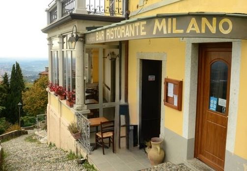 Sotto in gallery l'annuncio della riapertura del Ristorante Milano Sotto in gallery l'annuncio della riapertura del Ristorante Milano